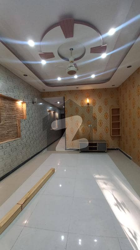 شاداب گارڈن لاہور میں 5 کمروں کا 5 مرلہ مکان 1.75 کروڑ میں برائے فروخت۔