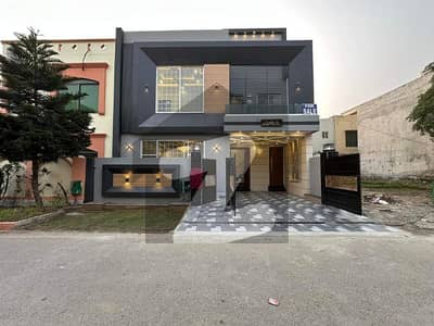 Luxurious Designer 5.33 Marla brand new House For Sale in Bahria Town Lahore