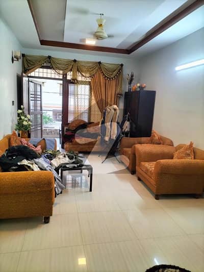 Double Storey 400 Square Yards House Available In Gulshan-e-Iqbal - Block 5 For sale