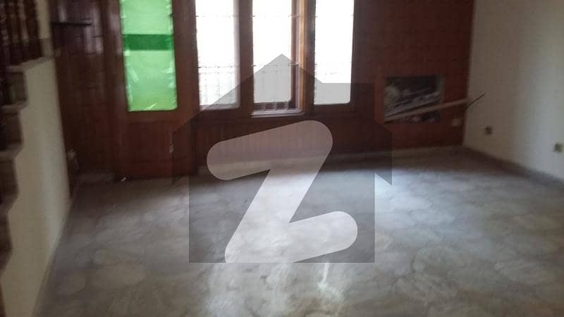 ایف ۔ 10 اسلام آباد میں 5 کمروں کا 2 کنال مکان 35.0 کروڑ میں برائے فروخت۔