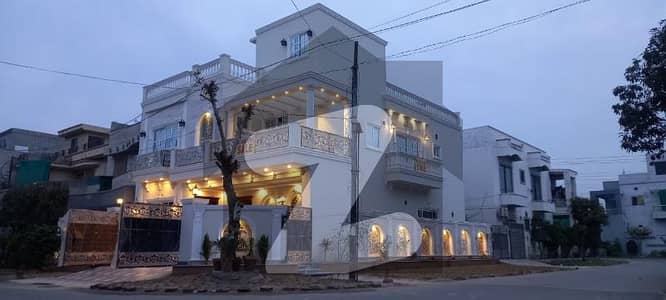 10.5 marla Spanish house is for sale in wapda town phase 1 lahore