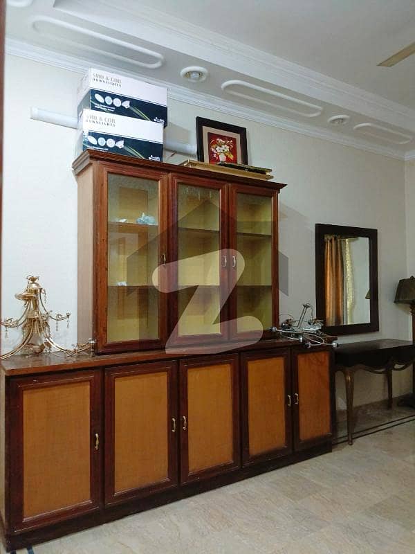1 Kanal House is Available For Rent Upper portion
