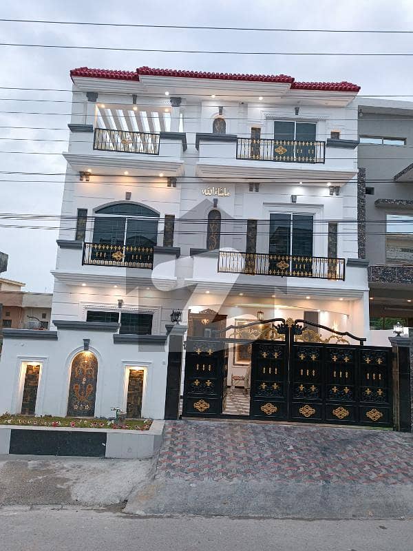 پی ڈبلیو ڈی ہاؤسنگ سکیم اسلام آباد میں 7 کمروں کا 10 مرلہ مکان 4.45 کروڑ میں برائے فروخت۔
