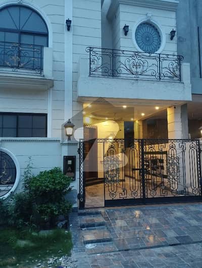 A Block 5 Marla Full House At Prime Location is Available For Rent