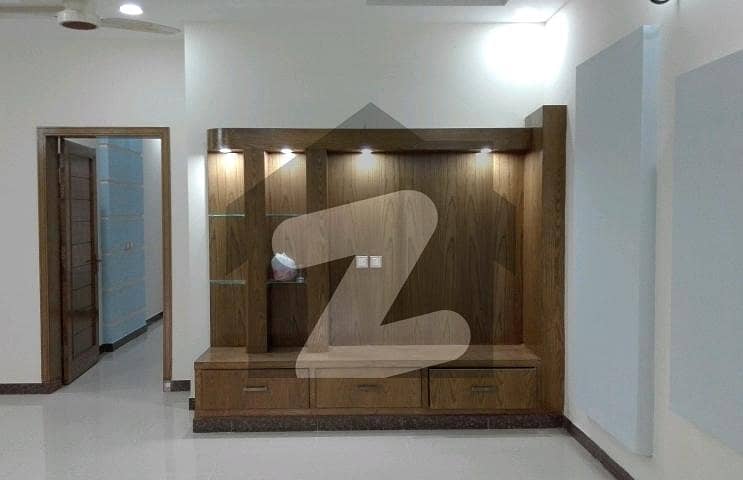 آئی ۔ 8/2 آئی ۔ 8,اسلام آباد میں 5 کمروں کا 12 مرلہ مکان 10.5 کروڑ میں برائے فروخت۔