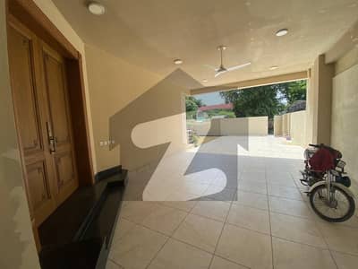 3 Kanal House With Huge Lawn And Front Open For Sale In F6 Islamabad