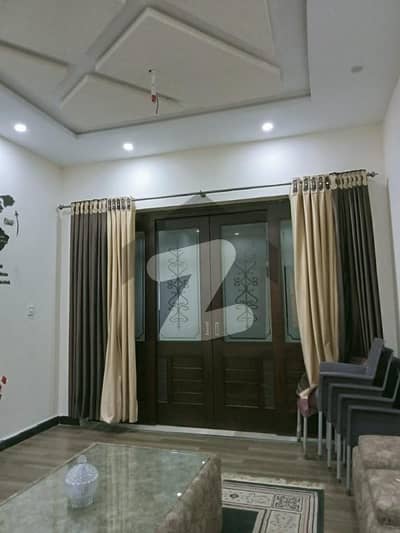Prime Location House Of 10 Marla Is Available In Contemporary Neighborhood Of Satiana Road