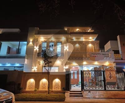 ڈی ایچ اے 11 رہبر فیز 1 ڈی ایچ اے 11 رہبر,لاہور میں 5 کمروں کا 10 مرلہ مکان 4.5 کروڑ میں برائے فروخت۔