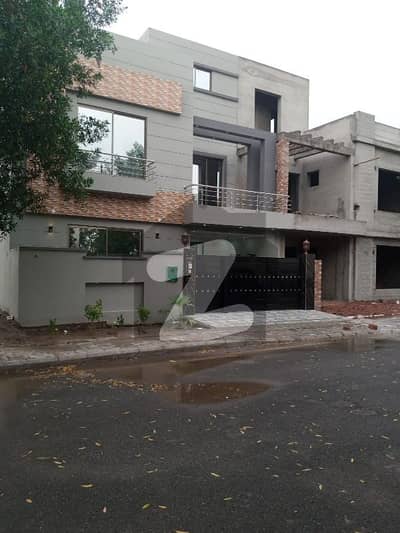 5 MARLA upper portion available for rent in bahria orchard raiwind road Lahore