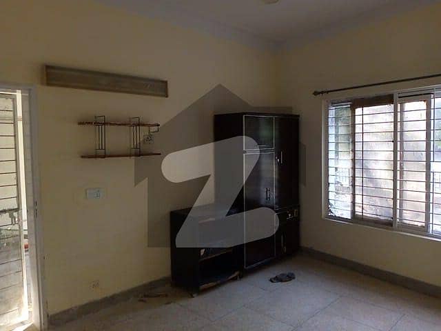 جوہر ٹاؤن لاہور میں 2 کمروں کا 7 مرلہ زیریں پورشن 40.0 ہزار میں کرایہ پر دستیاب ہے۔
