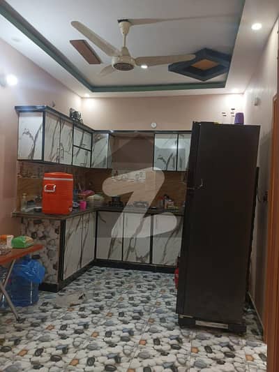 ناظم آباد - بلاک 5ای ناظم آباد,کراچی میں 2 کمروں کا 3 مرلہ بالائی پورشن 50.0 لاکھ میں برائے فروخت۔