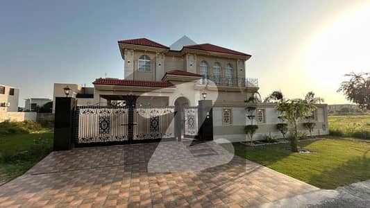Spanish beautiful 1 kanal House is for Sell in Dha Lahore