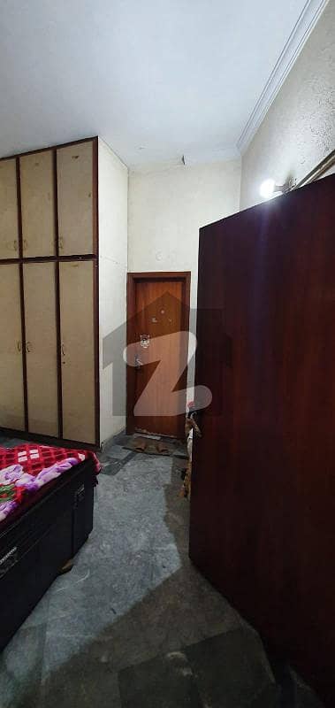 Mustafa Town : 1 Kanal Upper Portion For Rent