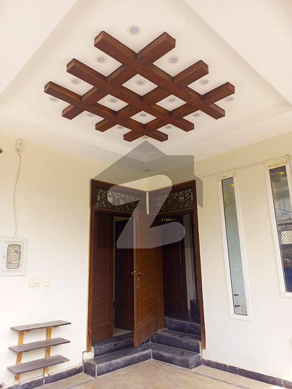 ایچ ۔ 13 اسلام آباد میں 6 کمروں کا 6 مرلہ مکان 2.65 کروڑ میں برائے فروخت۔