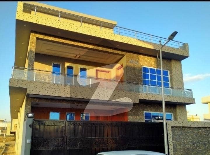 ایم پی سی ایچ ایس ۔ ملٹی گارڈنز بی ۔ 17,اسلام آباد میں 6 کمروں کا 10 مرلہ مکان 3.8 کروڑ میں برائے فروخت۔