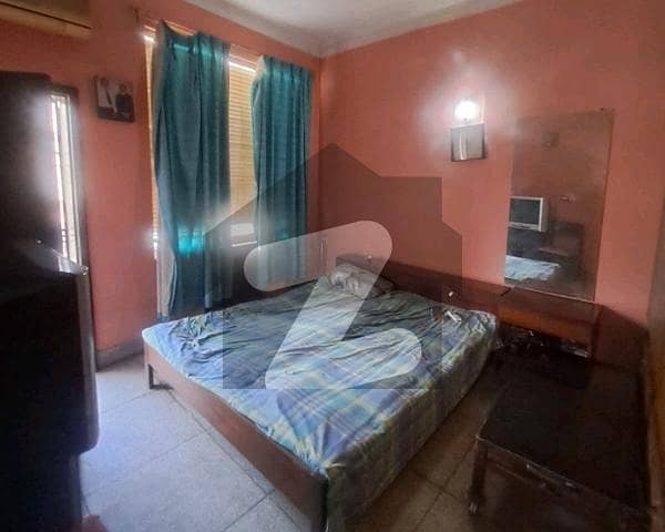 علامہ اقبال ٹاؤن لاہور میں 4 کمروں کا 3 مرلہ مکان 1.6 کروڑ میں برائے فروخت۔