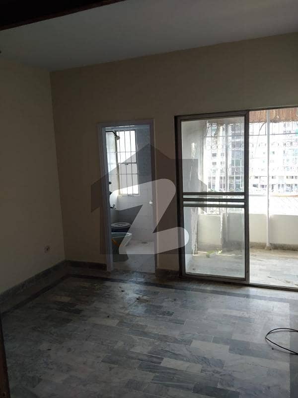 Highly-Coveted 1000 Square Feet Flat Is Available In Gulistan-E-Jauhar - Block 13 For Rent