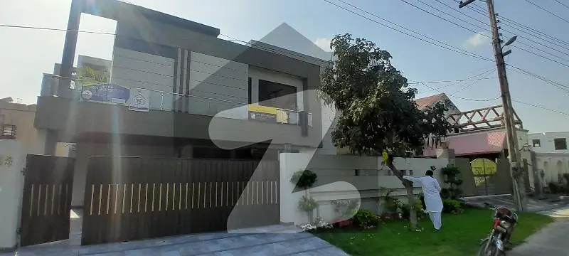 Get Your Hands On Prime Location House In Lahore Best Area