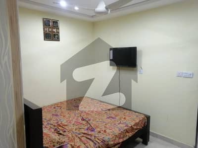 Perfect 400 Square Feet Flat In Johar Town Phase 2 - Block H3 For rent near emporium mall and Expo center near canal road