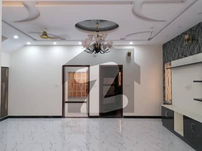 کیولری ایکسٹینشن لاہور میں 3 کمروں کا 5 مرلہ مکان 2.0 کروڑ میں برائے فروخت۔