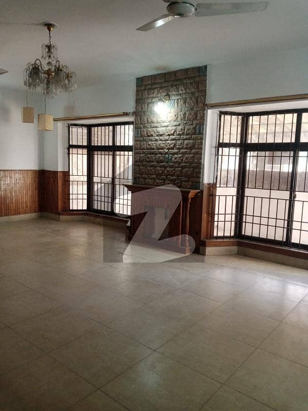 12 MARLA TRIPLE STOREY HOUSE FOR RENT