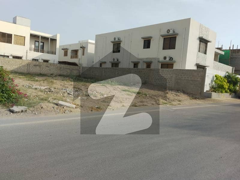 1000 Yards Residential Plot For Sale At Most Prime And Alluring Location in B/w Khy,Badar And Hilal In Dha Defence Phase 5 karachi.