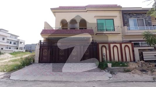 ٹاپ سٹی 1 - بلاک اے ٹاپ سٹی 1,اسلام آباد میں 7 کمروں کا 10 مرلہ مکان 3.95 کروڑ میں برائے فروخت۔