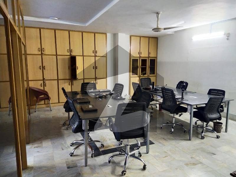 1000 Sq Ft Semi Furnished Office is available at main Shahra e Faisal 24/7 building