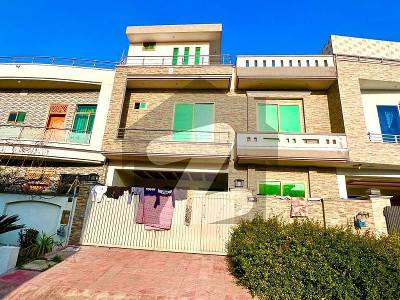8 MARLA DOUBLE STORY HOUSE FOR SALE MULTI F-17 ISLAMABAD SUI GAS ELECTRICITY WATER SUPPLY AVAILABLE NEAR TO MAIN MARKAZ