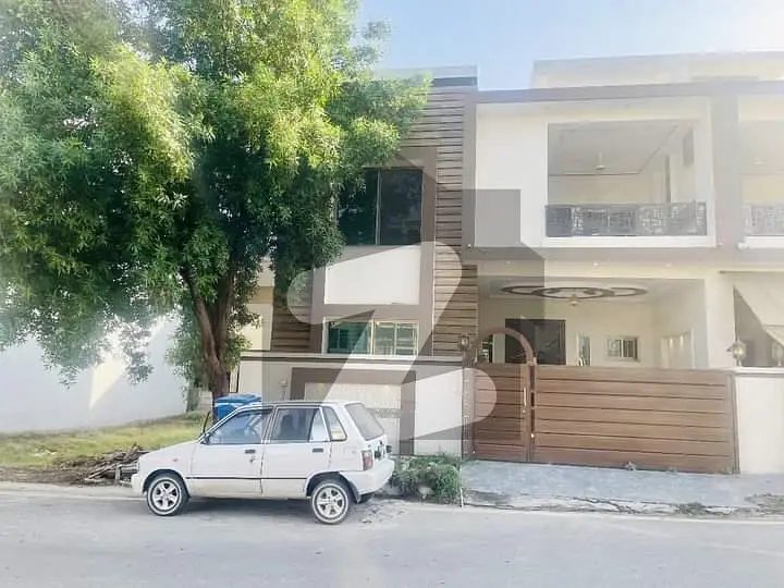 10 Marla House Up For rent In Wapda Town