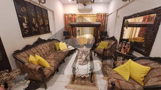 گلستانِِ جوہر ۔ بلاک 7 گلستانِ جوہر,کراچی میں 5 کمروں کا 6 مرلہ فلیٹ 1.67 کروڑ میں برائے فروخت۔