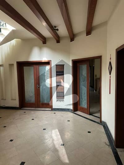 ڈی ایچ اے فیز 2 ڈیفنس (ڈی ایچ اے),لاہور میں 3 کمروں کا 9 مرلہ مکان 3.0 کروڑ میں برائے فروخت۔