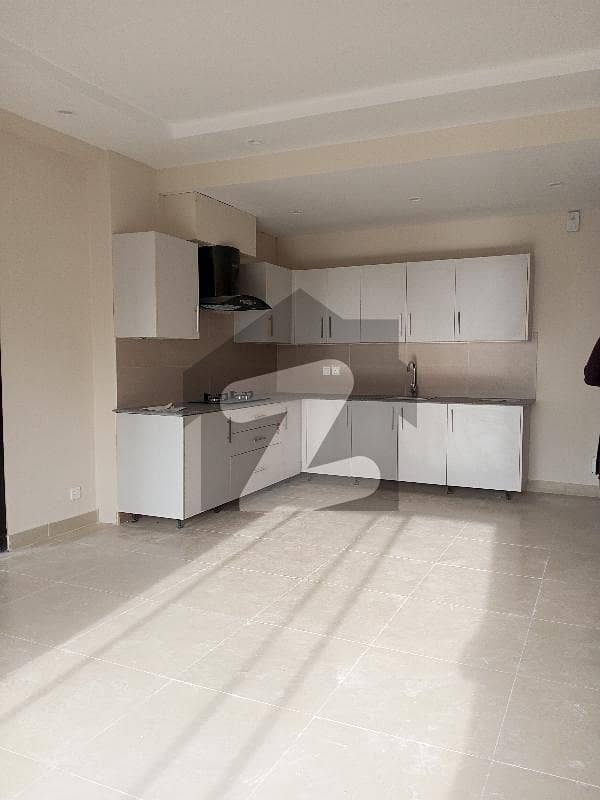 Brand new Beautiful two bed with top location near to market park and Masjid
