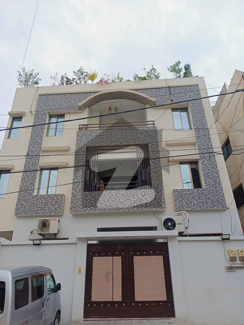 عامر خسرو کراچی میں 4 کمروں کا 11 مرلہ بالائی پورشن 5.5 کروڑ میں برائے فروخت۔