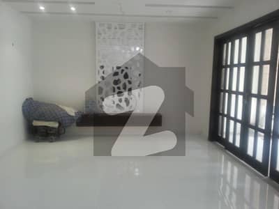 ماڈل ٹاؤن ۔ بلاک ای ماڈل ٹاؤن,لاہور میں 6 کمروں کا 1 کنال مکان 2.6 لاکھ میں کرایہ پر دستیاب ہے۔