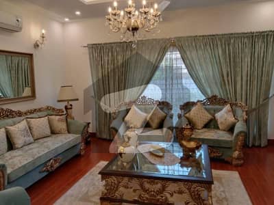 ڈی ایچ اے فیز 3 ڈیفنس (ڈی ایچ اے),لاہور میں 5 کمروں کا 1 کنال مکان 6.8 کروڑ میں برائے فروخت۔