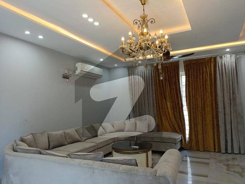 ڈی ایچ اے فیز 6 ڈیفنس (ڈی ایچ اے),لاہور میں 5 کمروں کا 1 کنال مکان 3.85 لاکھ میں کرایہ پر دستیاب ہے۔