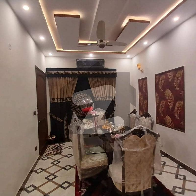 جوہر ٹاؤن فیز 2 - بلاک پی جوہر ٹاؤن فیز 2,جوہر ٹاؤن,لاہور میں 5 کمروں کا 5 مرلہ مکان 2.7 کروڑ میں برائے فروخت۔