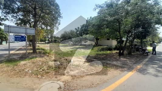 ONE KANAL PAIR PLOTS BACK OF 150 FEET MAIN ROAD DHA PHASE 7/ SECTOR-T/ LAHORE