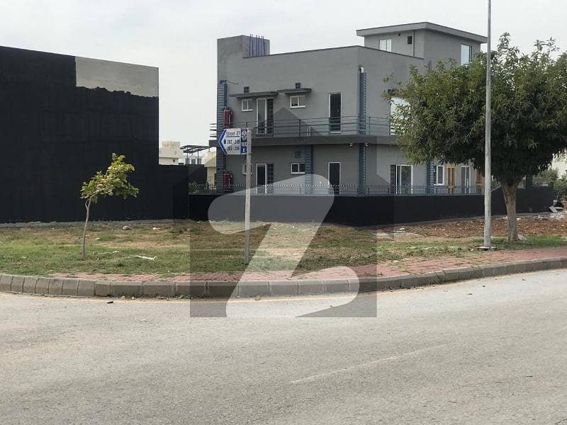 Boulevard Corner With Extra Land Plot Available For Sale In Block G