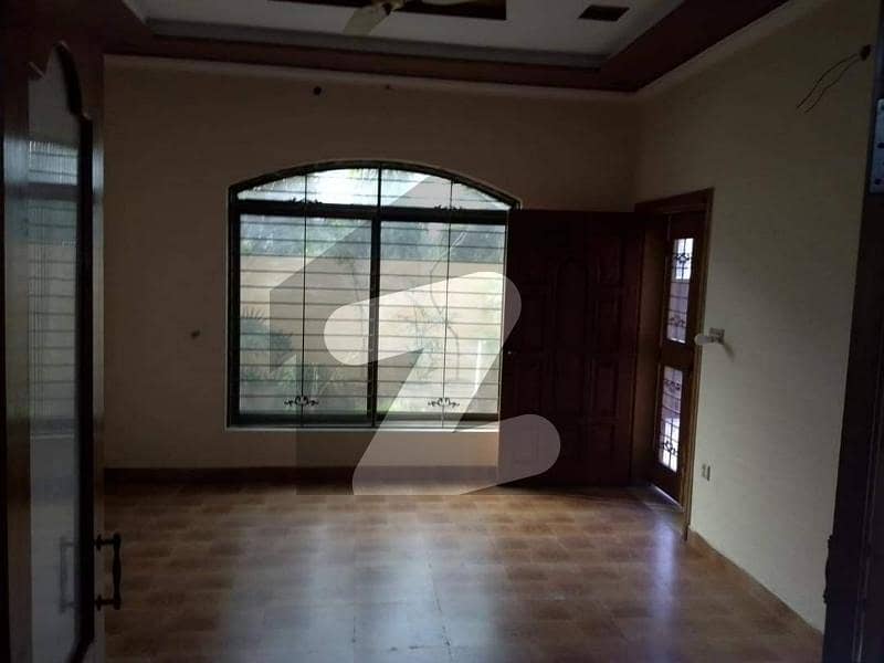 10 Marla Owner Build Used House For Sale In Wapda Town Phase 1