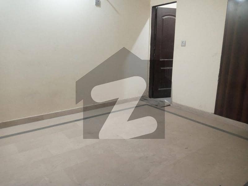 پاک عرب ہاؤسنگ سوسائٹی لاہور میں 3 کمروں کا 5 مرلہ فلیٹ 28.0 ہزار میں کرایہ پر دستیاب ہے۔