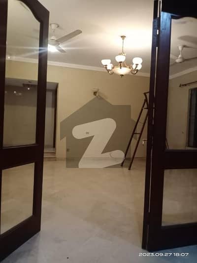 Prime Lower Locked Kanal Upper Portion Available For Rent in DHA Phase 4 Block GG