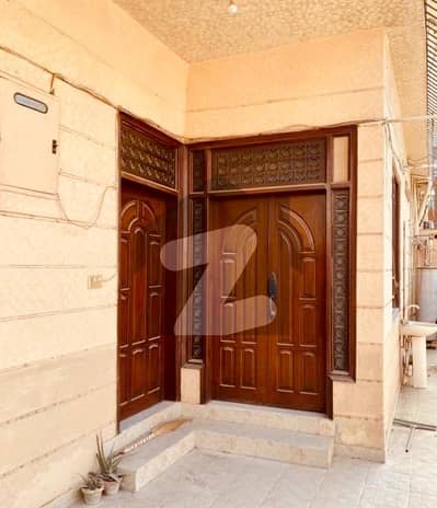 Town House 160 Sqyd PECHS Block 6, Prime &Amp; Secure Location Near Sharah-E- Faisal, 4 Bedroom With Attached Bath, Drawing, 2 Lounges, Servant Quarter, Car Parking,