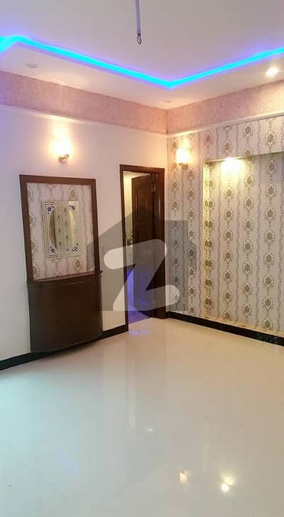 پارک ویو سٹی ۔ پلاٹینم بلاک پارک ویو سٹی,لاہور میں 4 کمروں کا 5 مرلہ مکان 1.6 کروڑ میں برائے فروخت۔