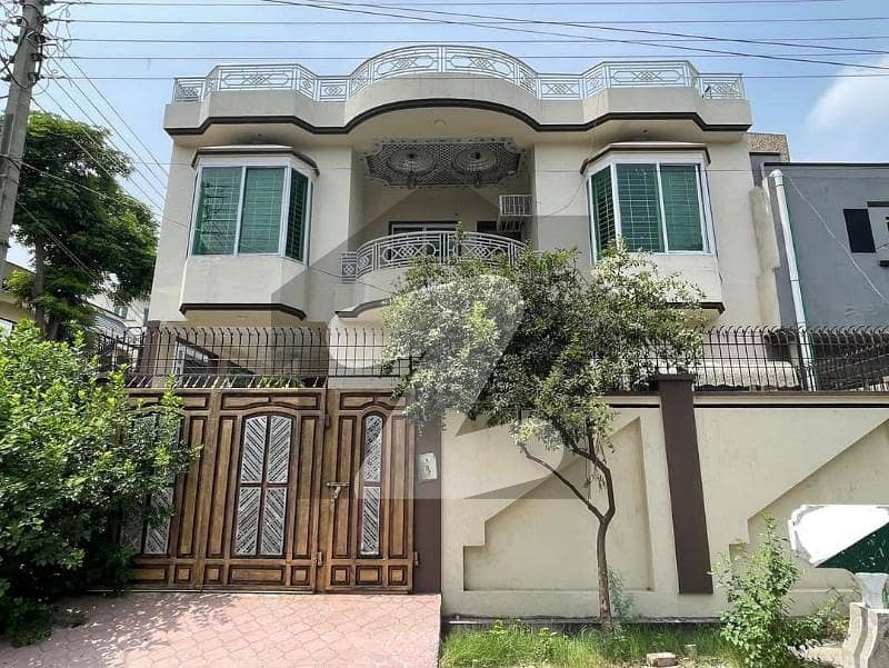 Prominently-Located 10 Marla House Available In Wapda Town