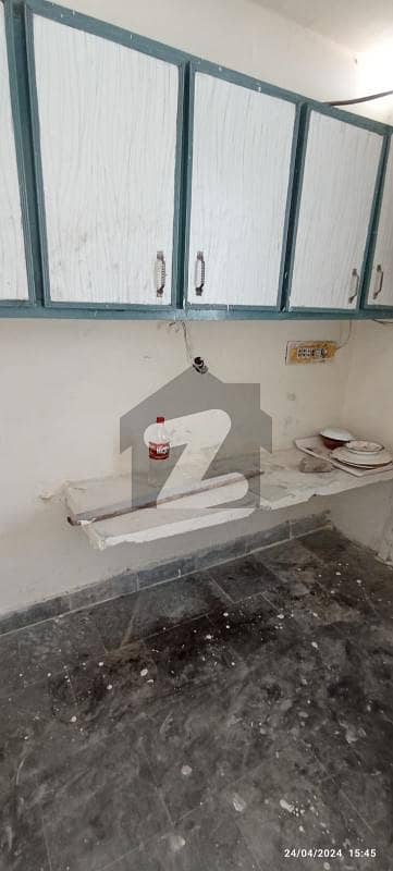 سبزہ زار سکیم ۔ بلاک سی سبزہ زار سکیم,لاہور میں 2 کمروں کا 5 مرلہ بالائی پورشن 21.0 ہزار میں کرایہ پر دستیاب ہے۔