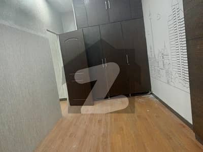 04 Marla Floor For Rent