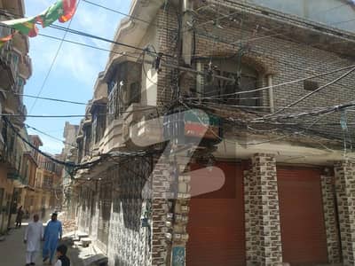 ڈلا زیک روڈ پشاور میں 10 مرلہ عمارت 6.3 کروڑ میں برائے فروخت۔