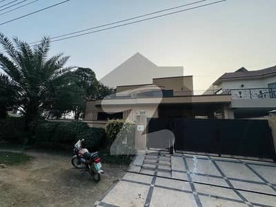 1 Kanal Full House Available For Rent In DHA Phase 1